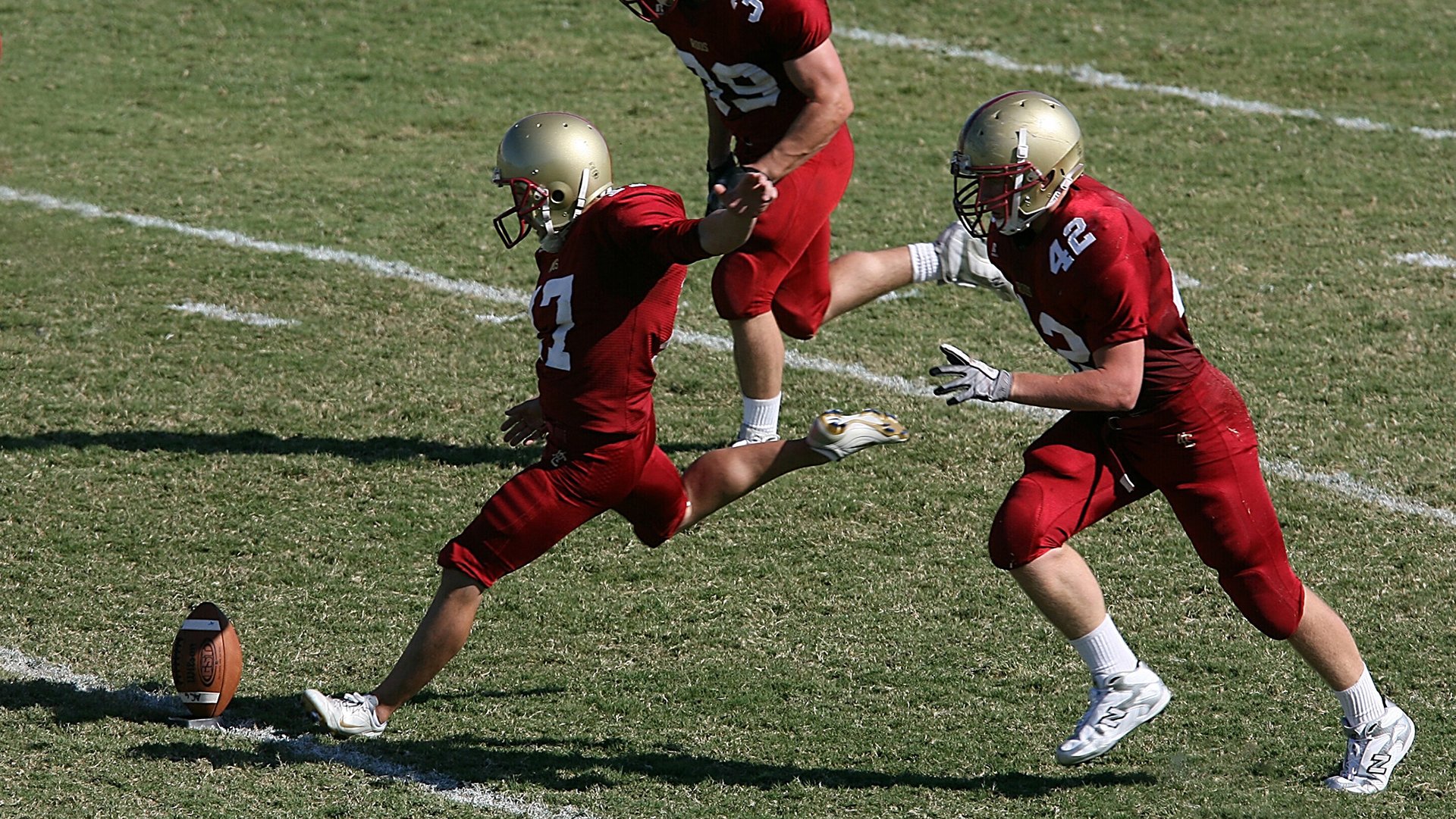 乐鱼电竞在线平台登录入口-混合接力赛场 美国队展现冠军风范，美国4×400米混合接力